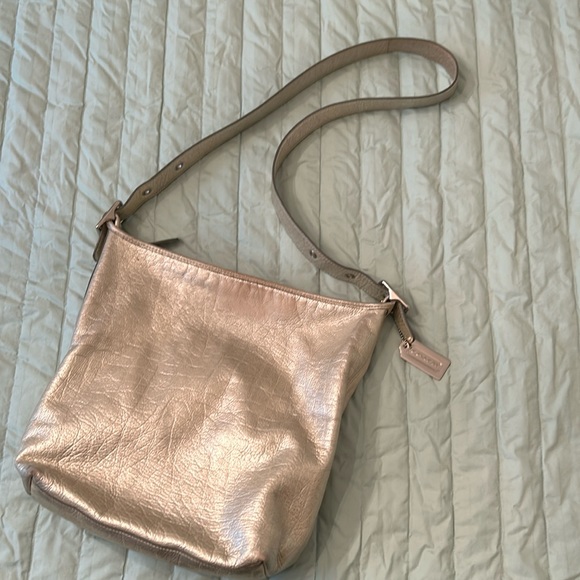 COACH METALLIC GOLD SHIMMER LEATHER BUCKET BAG, Gold Shimmer Coach Purse - Picture 1 of 14